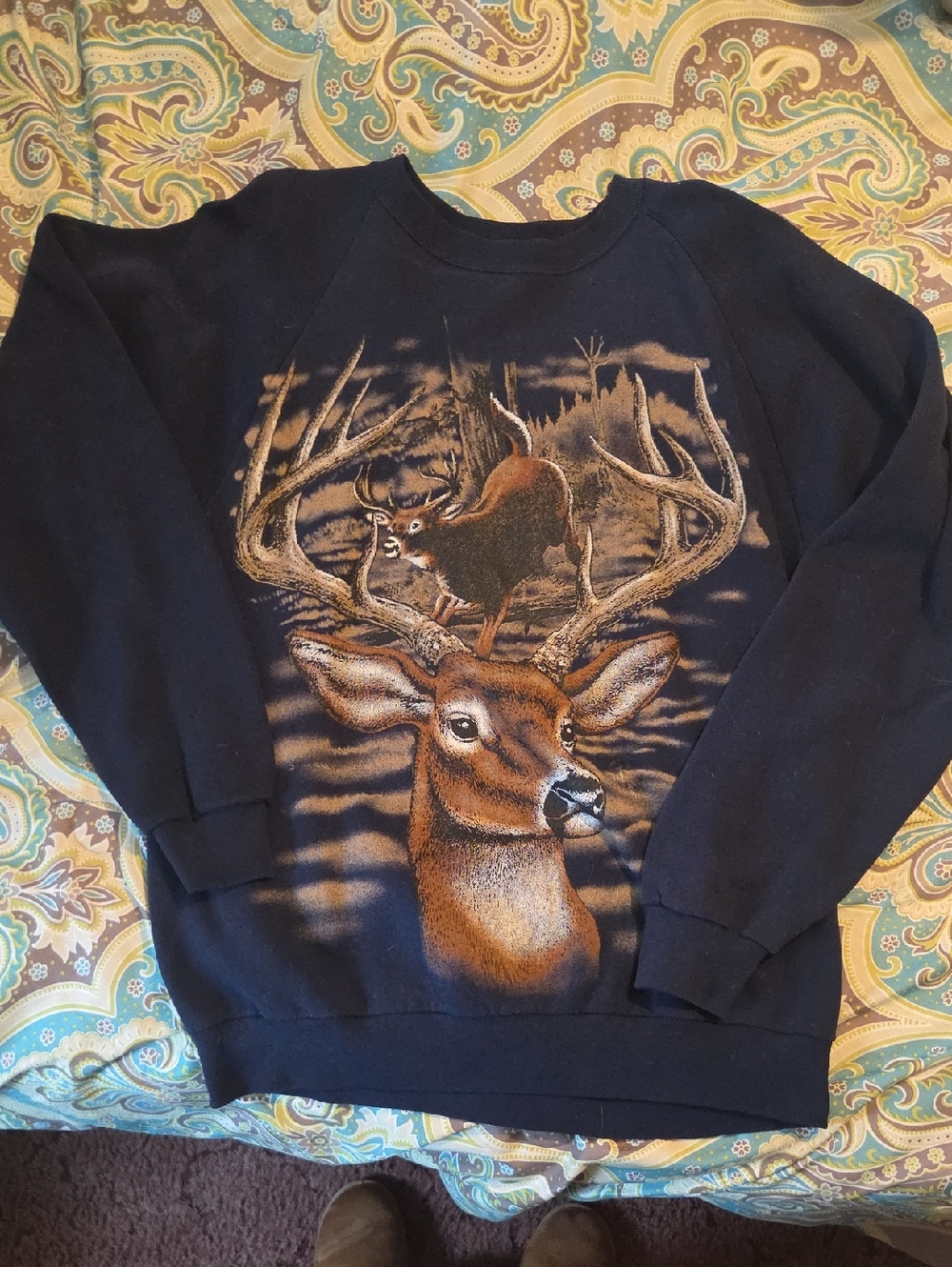 Men's Crewneck Sweater with Brown Deer Graphic - Classic Casual